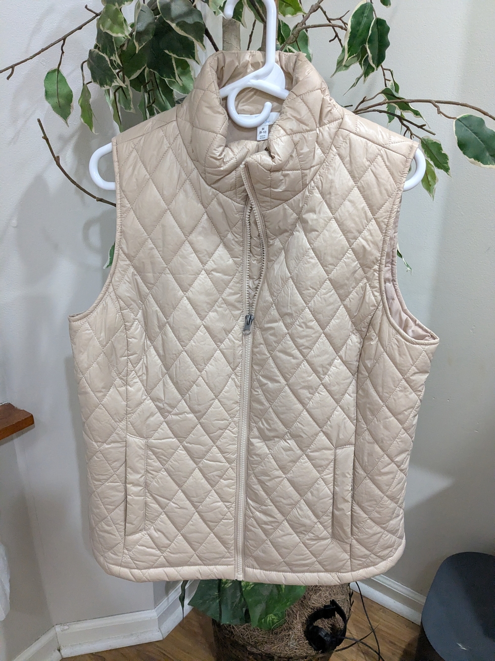 Time and Tru Quilted Sleeveless Vest - Cream